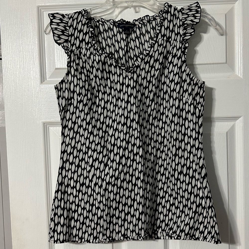 Banana Republic Geometric Pattern Sleeveless Top